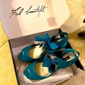 White House Black Market Wedges